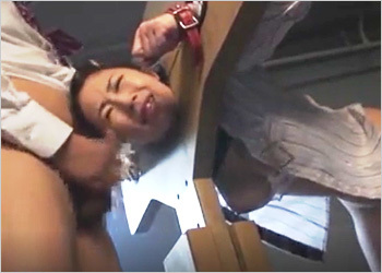 篠田あゆみが2人組の男に襲われ、拘束状態でSEXされた後にデカチンでオマ〇コとアナルを同時に突かれる