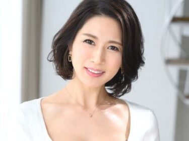 元社長秘書の40代美魔女美女人妻のAVデビュー作品⁉旦那への罪悪感や恥じらいを忘れエロエロ3P乱交セックスする淫乱奥さん！