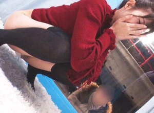 【素人ナンパ女子大生】漏らしてしまい初々しいま◯こに汚いちんぽ生挿入され悶え狂う女学生