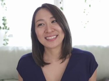 夫だけでは物足りない性欲旺盛な40代美魔女美女人妻がエロ撮影⁉不倫セックスしてしまう淫乱浮気奥さんのAVデビュー作品！