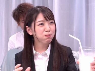清楚で可愛いい就活生の美少女JDが牛乳を口に含みくすぐり我慢なエロ企画⁉凄テク男優に責められスーツ着衣で濃厚セックス！
