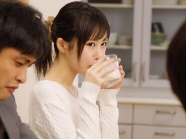 『昨日の続き…しよ♡』実家で同居する兄夫婦の美女義姉人妻とエロ不倫⁉泥酔し眠る兄貴の横で兄嫁とNTRセックス【エロドラマ】
