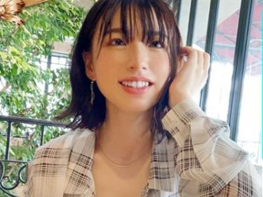 【素人】昔、家庭教師をしてた教え子と久々の再会。彼氏とのセックスに悩む甘えん坊美少女がコスプレ着衣でエロ浮気セックス！