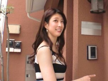 美女人妻AV女優が素人男性の自宅訪問するレンタル人妻⁉肉棒を授乳手コキからえちえち不倫エッチしてしまう極上突撃訪問企画！